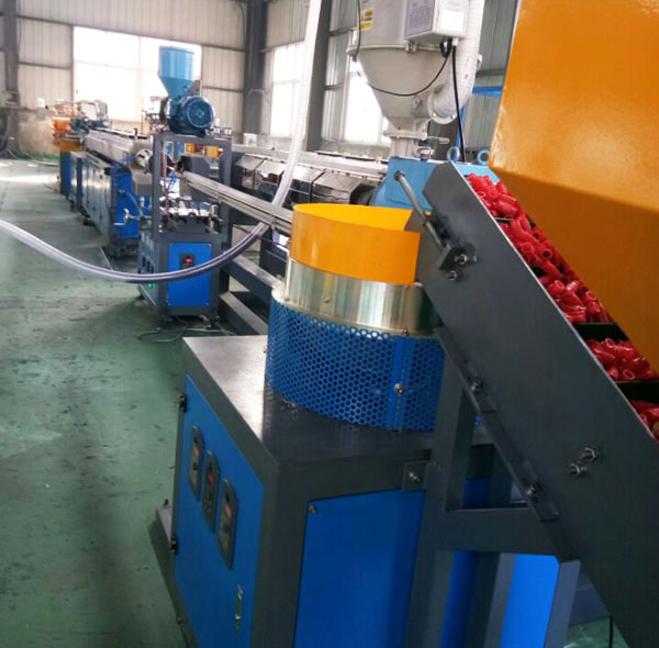 內鑲圓柱式滴灌管生產線